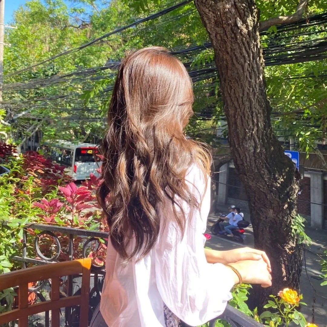无边春色戏两儍